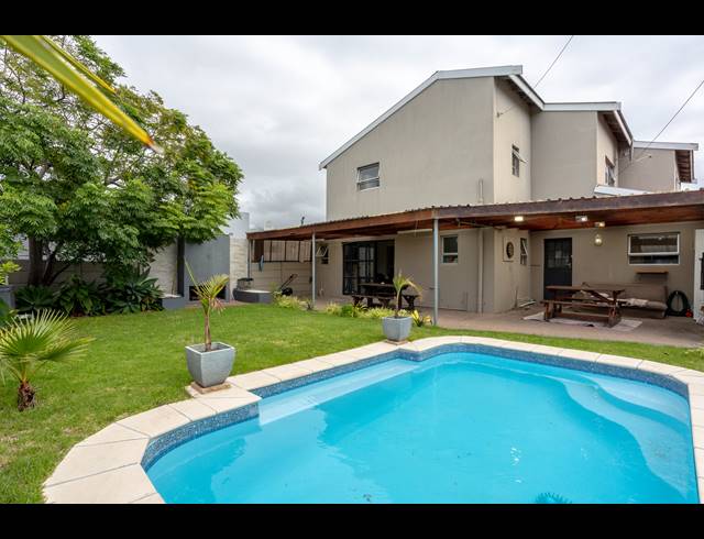 4 BEDROOM FREEHOLD FOR SALE IN WYNBERG
